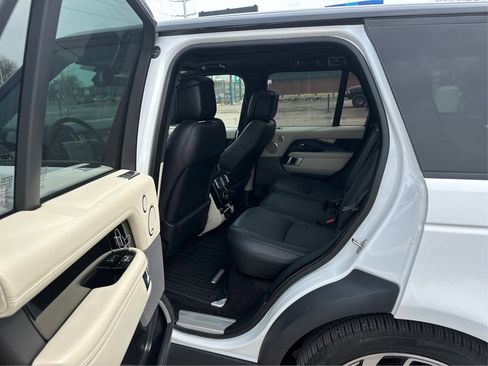 Used 2020 Land Rover Range Rover HSE image 11