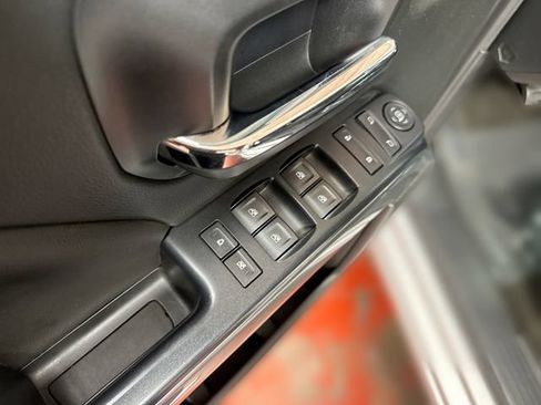 Used 2018 Chevrolet Silverado 1500 LT RWD image 16