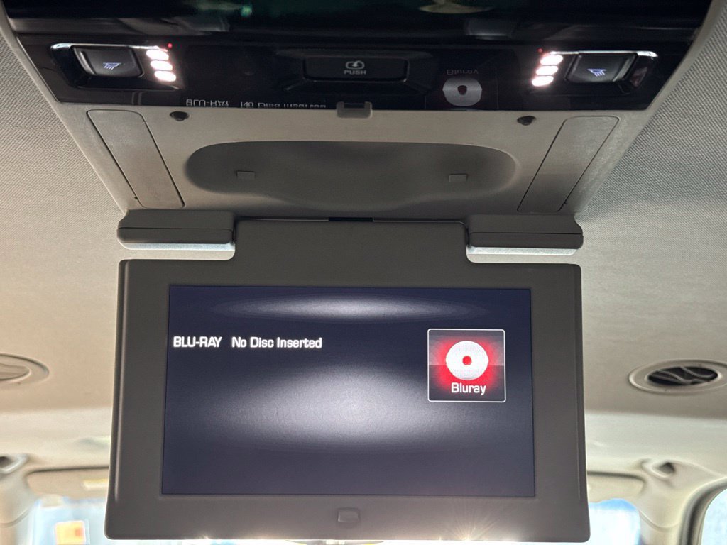 Used 2015 GMC Yukon XL Denali w/ Touring Package AWD/4WD image 24
