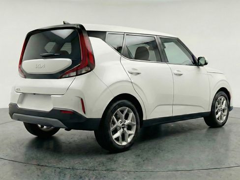 Used 2025 Kia Soul LX w/ LX Technology Package image 9