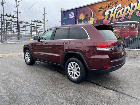 Certified 2022 Jeep Grand Cherokee Laredo E image 3