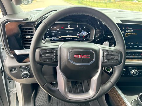 Used 2025 GMC Sierra 1500 Elevation w/ X31 Off-Road Package AWD/4WD image 14