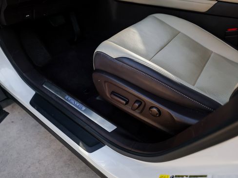 Used 2018 Lexus RX 450h AWD image 14