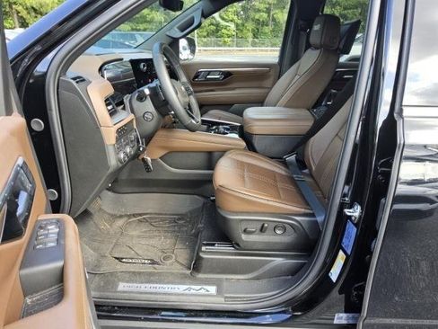 Used 2025 Chevrolet Tahoe High Country AWD/4WD image 7