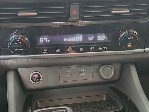 Used 2021 Nissan Rogue SV image 16