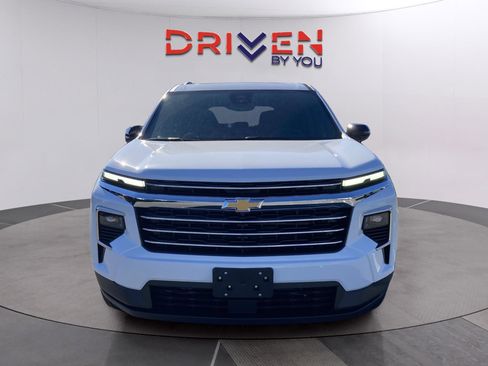 New 2026 Chevrolet Traverse LT w/ Sun and Wheel Package image 9