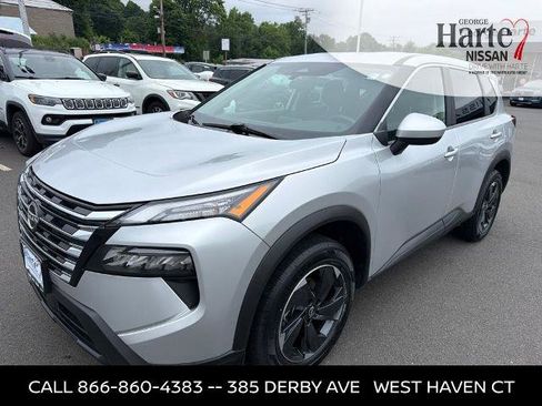 Certified 2025 Nissan Rogue SV AWD/4WD image 3