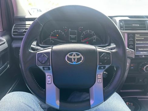 Used 2020 Toyota 4Runner SR5 Premium w/ Moonroof Package RWD image 25
