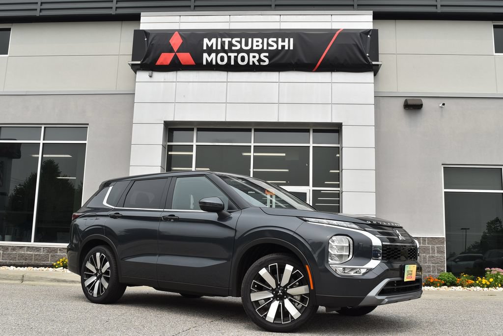 New 2025 Mitsubishi Outlander AWD image 1
