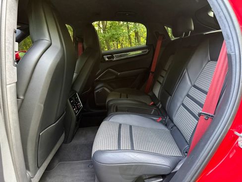 Used 2021 Porsche Cayenne GTS AWD/4WD image 19