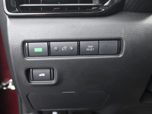 Used 2024 Nissan Sentra SV FWD image 14