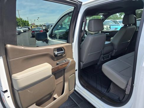 Used 2020 GMC Sierra 1500 SLT w/ Driver Alert Package II AWD/4WD image 17