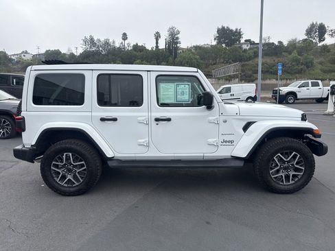 Certified 2024 Jeep Wrangler Sahara w/ Technology Group image 10