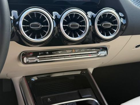 Used 2025 Mercedes-Benz GLA 250 image 18