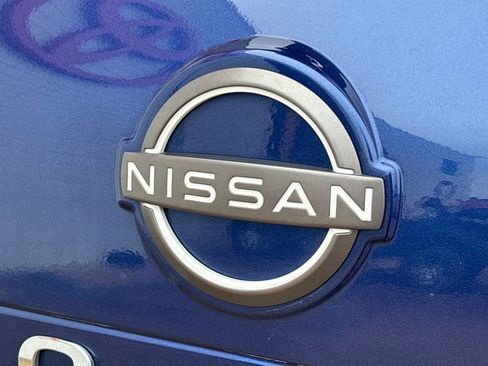 Used 2023 Nissan Rogue SV image 31