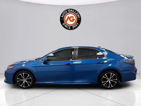 Used 2019 Toyota Camry SE FWD image 7