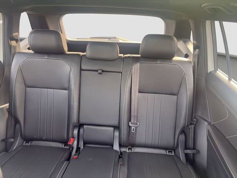 Used 2024 Volkswagen Tiguan SE R-Line image 13