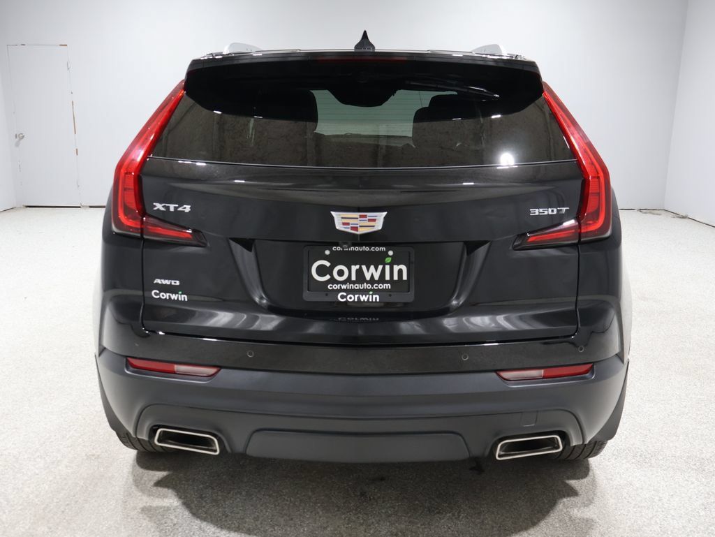 Used 2023 Cadillac XT4 Luxury w/ Cold Weather Package AWD/4WD image 3