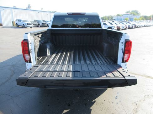 Certified 2026 GMC Sierra 1500 Elevation AWD/4WD image 9