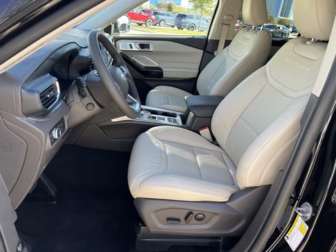 Used 2023 Ford Explorer Platinum w/ Technology Package image 30