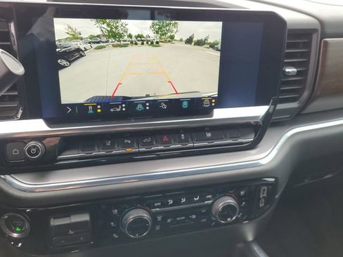 Used 2024 Chevrolet Silverado 2500 High Country w/ Technology Package AWD/4WD image 19