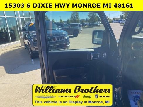 Used 2020 Jeep Gladiator Sport w/ Quick Order Package 24S image 10