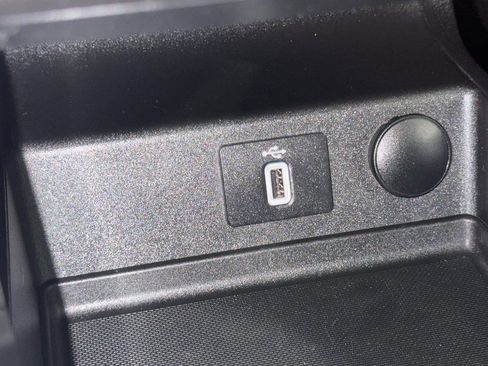 Used 2018 Ford Fusion SE w/ Fusion SE Technology Package image 36