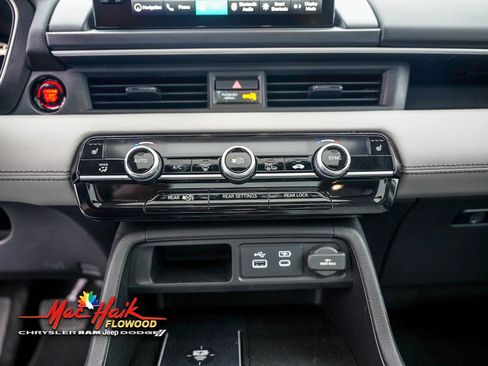 Used 2023 Honda Pilot Touring image 23