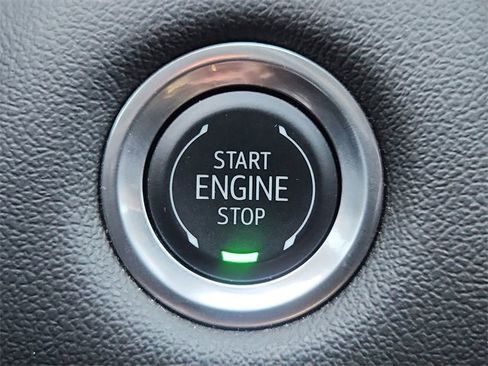 Used 2024 Chevrolet Colorado LT w/ LT Convenience Package image 17