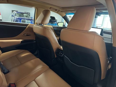 Used 2025 Lexus ES 350 w/ Premium Package image 23