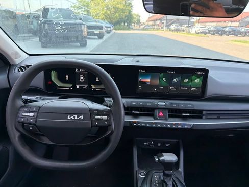 Used 2025 Kia K4 FWD image 8