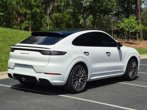 Certified 2023 Porsche Cayenne GTS AWD/4WD image 31