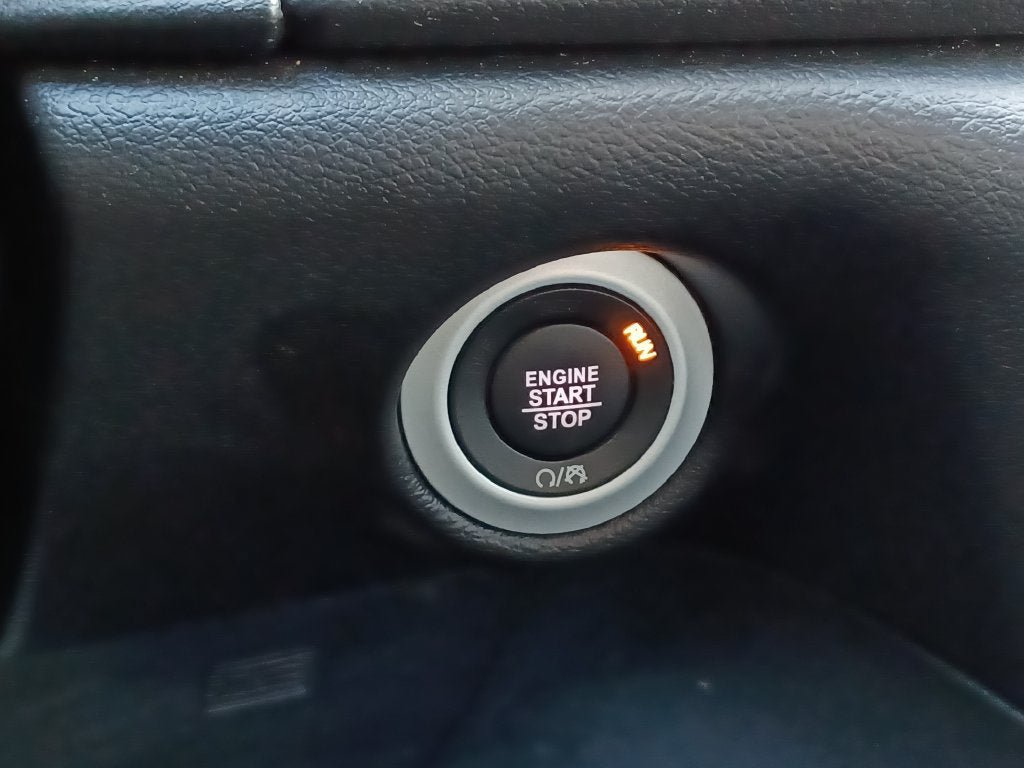 Used 2025 Chrysler Pacifica Select FWD image 15