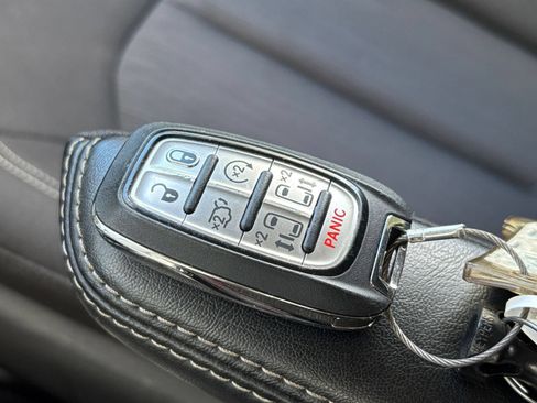 Used 2024 Chrysler Voyager LX FWD image 20