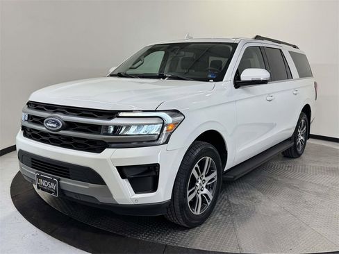 Used 2024 Ford Expedition Max XLT image 3