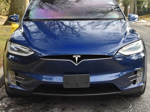 Used 2018 Tesla Model X 75D image 39