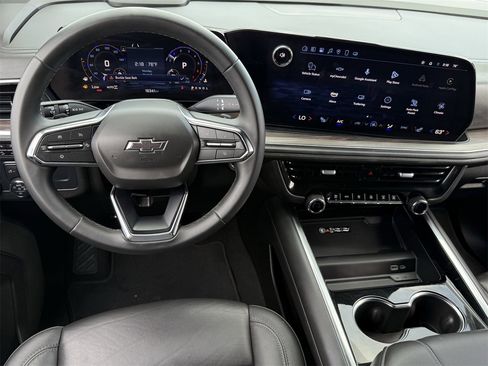 Certified 2025 Chevrolet Suburban Z71 image 11