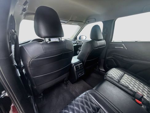 Used 2024 Mitsubishi Outlander SEL FWD image 25