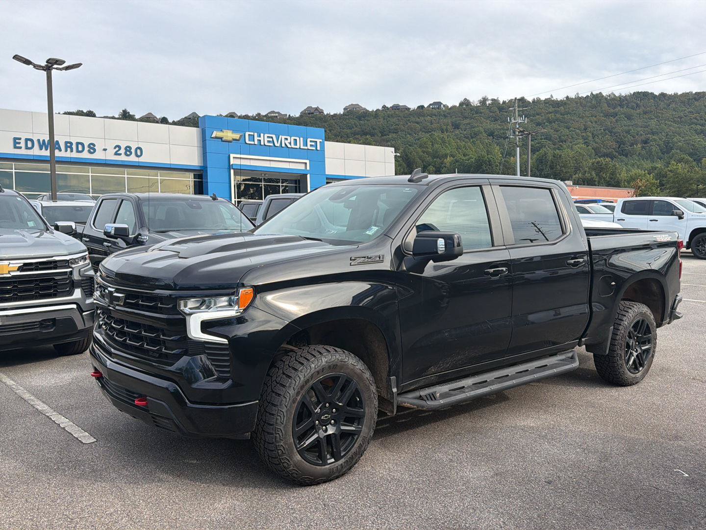 Used 2023 Chevrolet Silverado 1500 LT Trail Boss w/ LT Trail Boss Premium Package AWD/4WD image 1