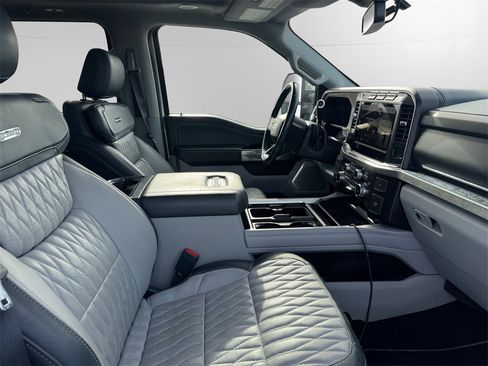 Certified 2024 Ford F450 Limited w/ FX4 Off-Road Package image 15