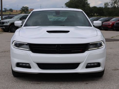 Used 2022 Dodge Charger SXT w/ Driver Convenience Group RWD image 2