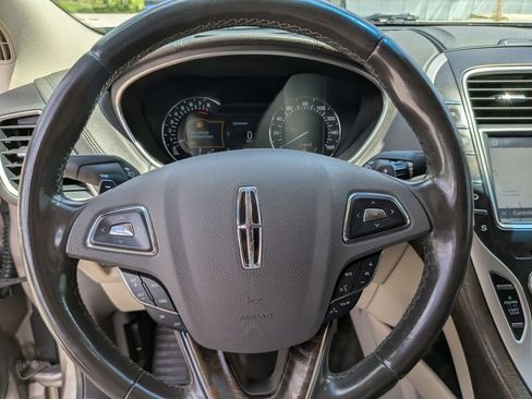 Used 2018 Lincoln MKX Reserve w/ Cargo Utility Package FWD image 29