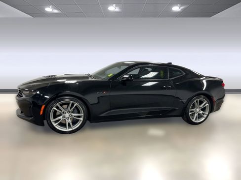 Used 2022 Chevrolet Camaro LT w/ Technology Package image 2