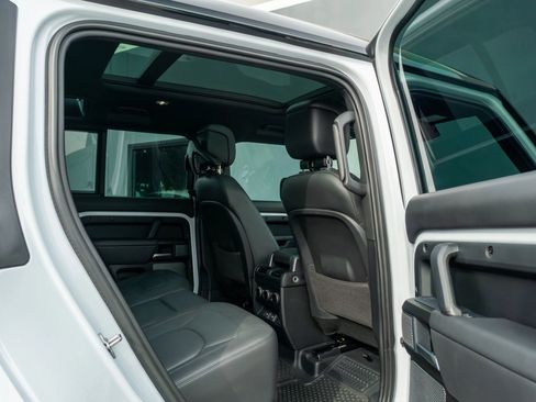 Used 2023 Land Rover Defender 110 image 52