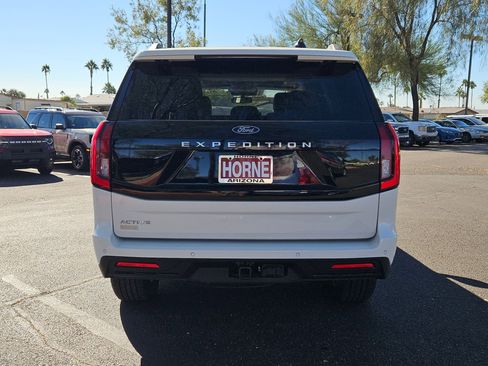 New 2025 Ford Expedition Active image 3