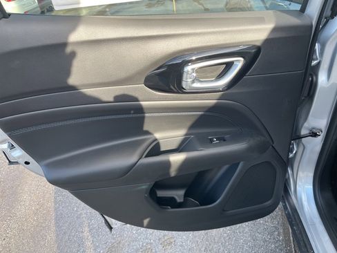 New 2026 Jeep Compass Limited image 14