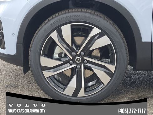 New 2026 Volvo XC40 B5 Ultra w/ Protection Package Premier AWD/4WD image 11