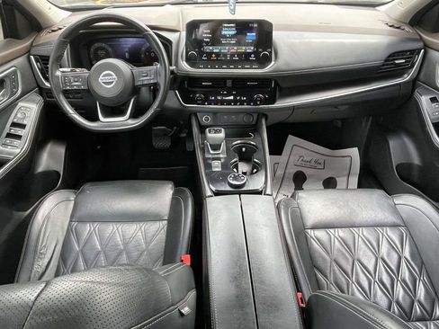 Used 2021 Nissan Rogue Platinum AWD/4WD image 11