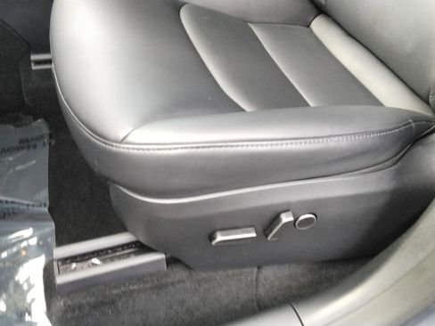 Used 2023 Tesla Model Y AWD image 18