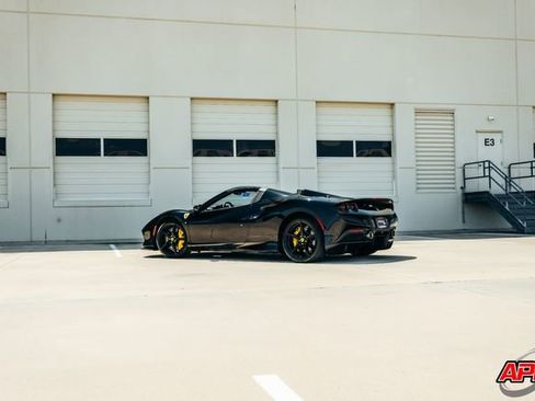 Used 2022 Ferrari F8 Tributo image 63